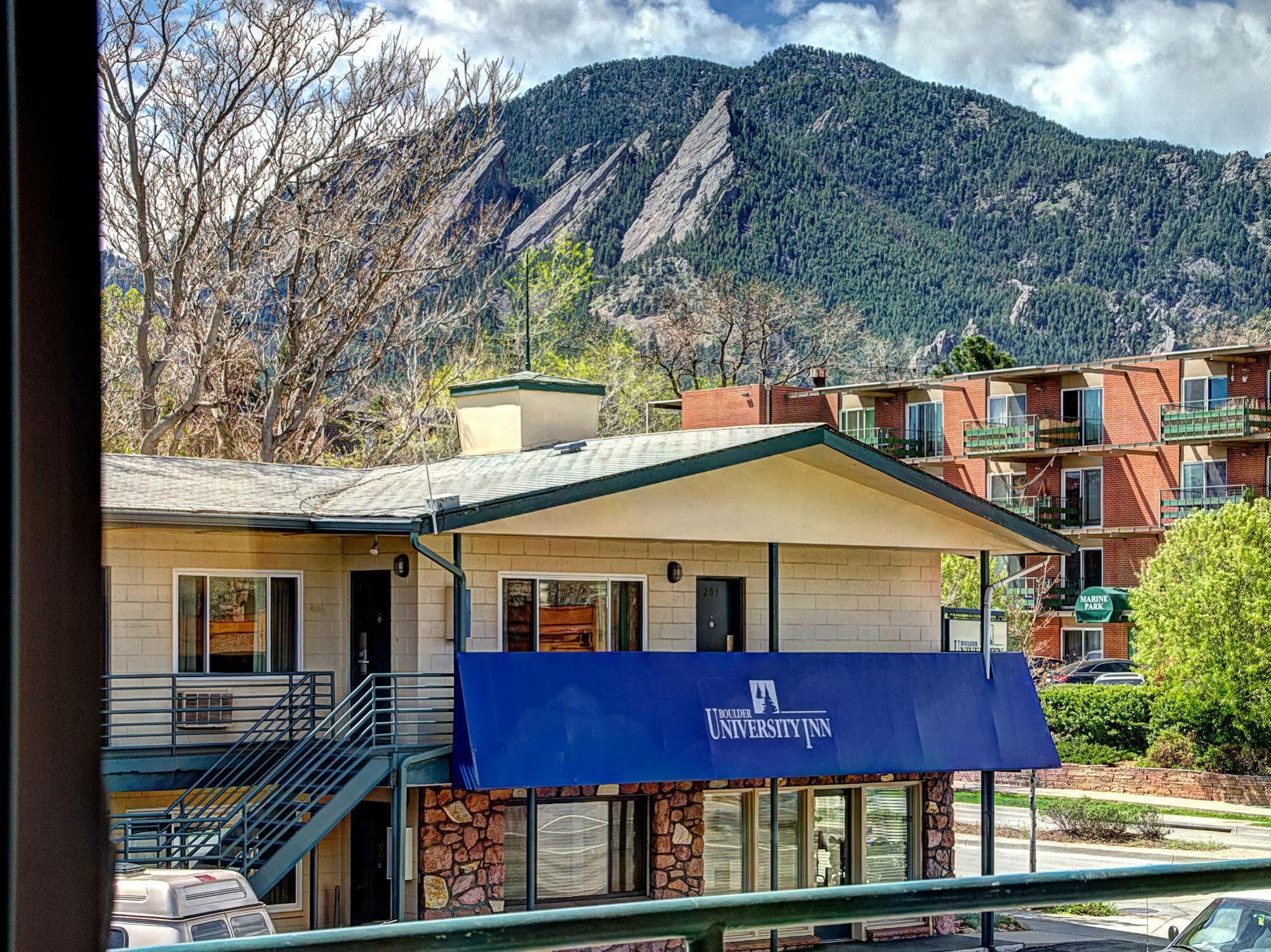 Boulder University Inn Buitenkant foto